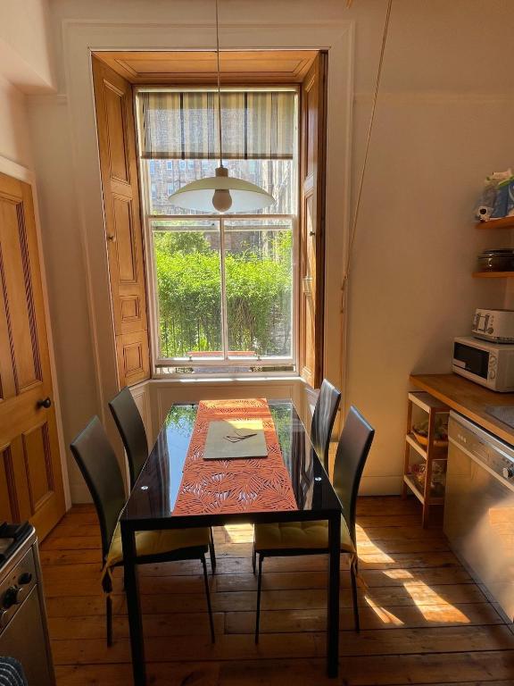 Charming flat in beautiful area, Edinburgh