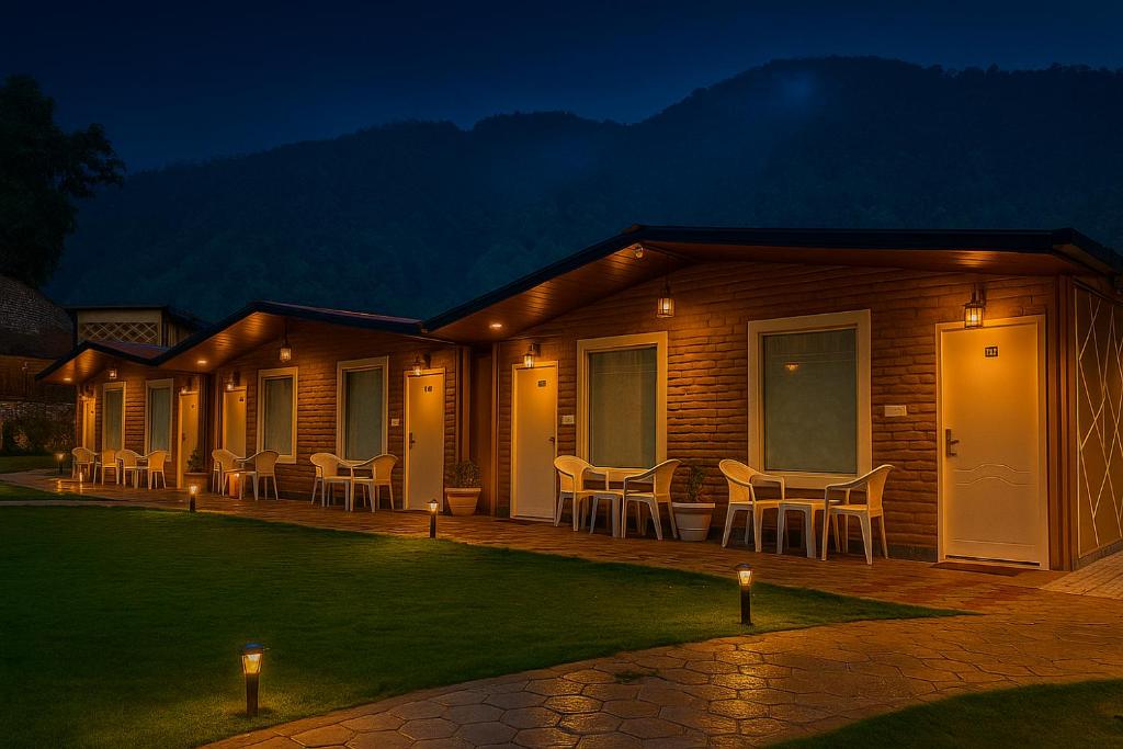 Nature on the Rocks Glamping Resort, Shivpuri