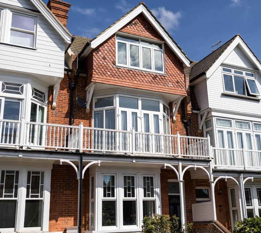 Downs View family holiday home, Old Town