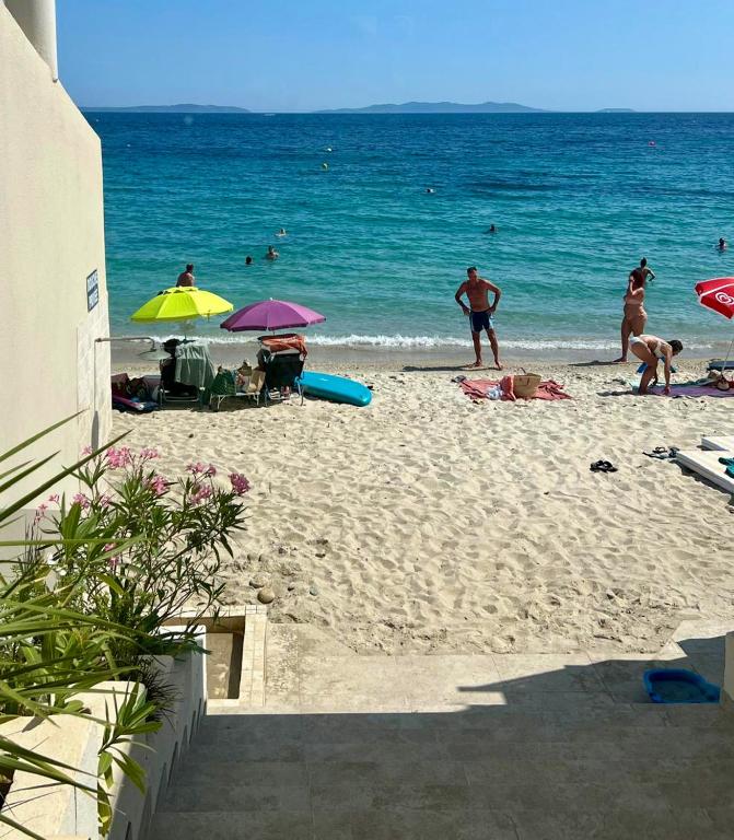 Résidence front de mer - Studio climatisé classé 2 étoiles avec jardin - 4