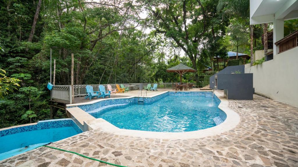 Wake Up To Sweeping Misty Hills Views, Buena Vista