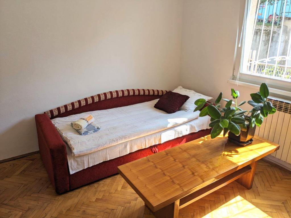 Yellow apartment Sarajevo - 5