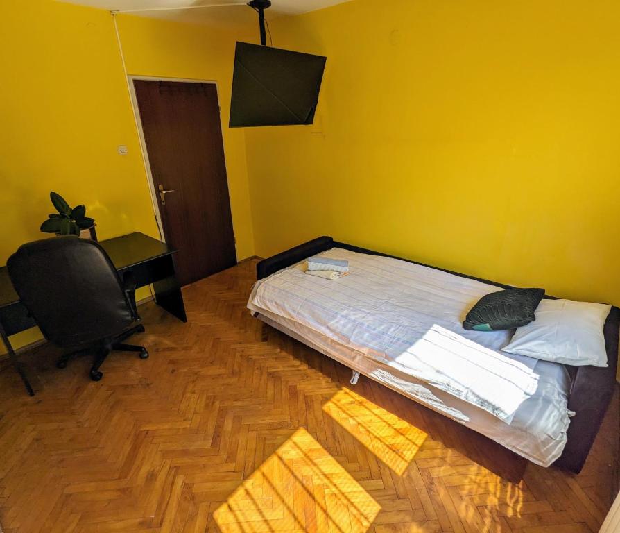 Yellow apartment Sarajevo - 2