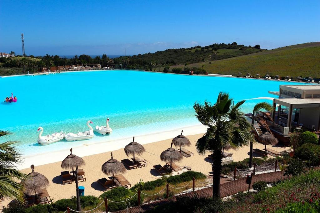 Lux ApartlPrivate lagoon-BeachlPoollRelaxlNear Sea - 4