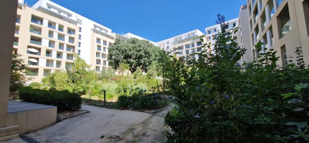 Le Triton, new appartments near city center , parking , lift - 4