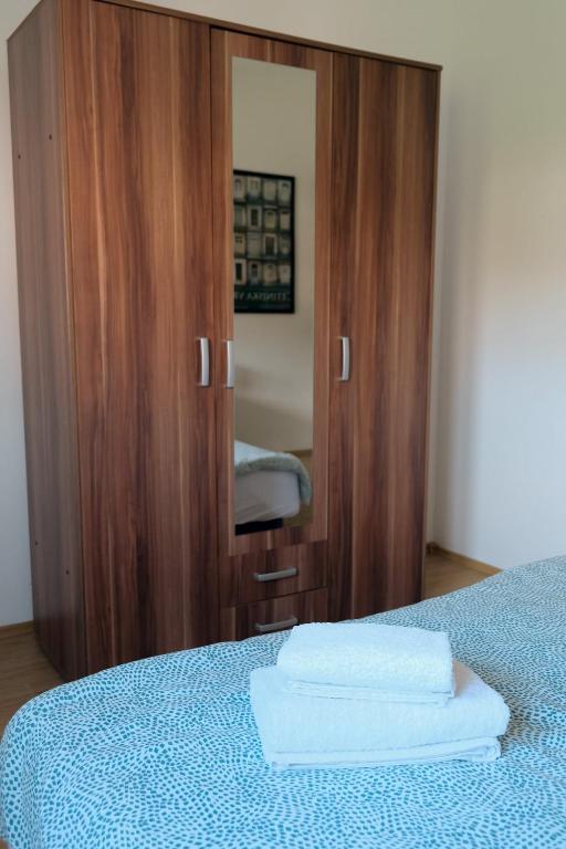 Olivers Cozy and Spacious Apt - 5