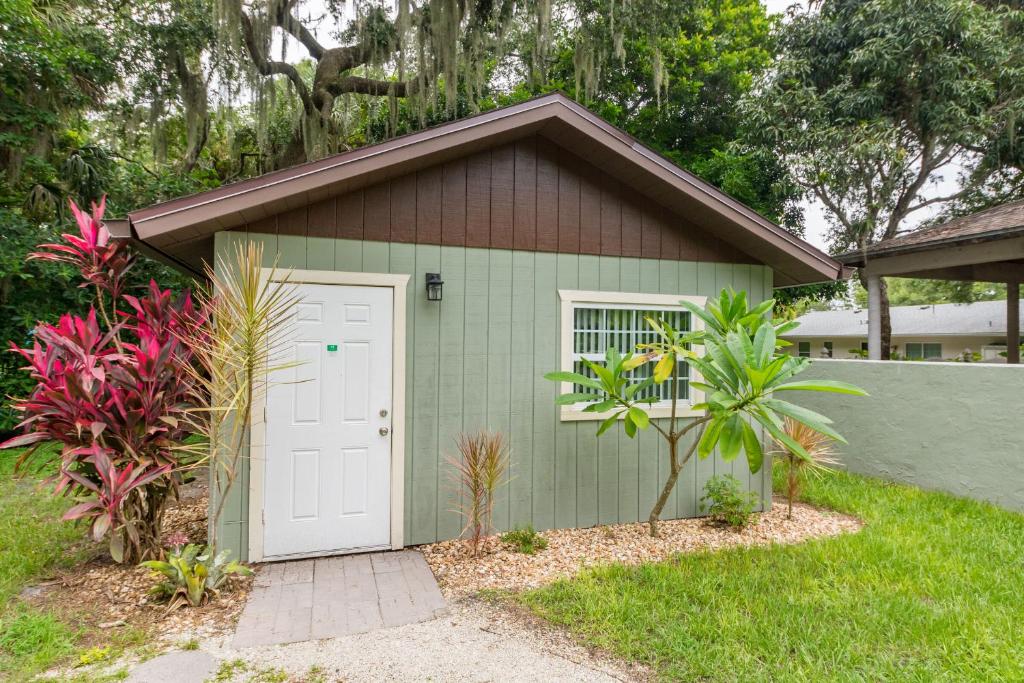 Coastal Getaway minutes from Siesta Key Beach, Sarasota