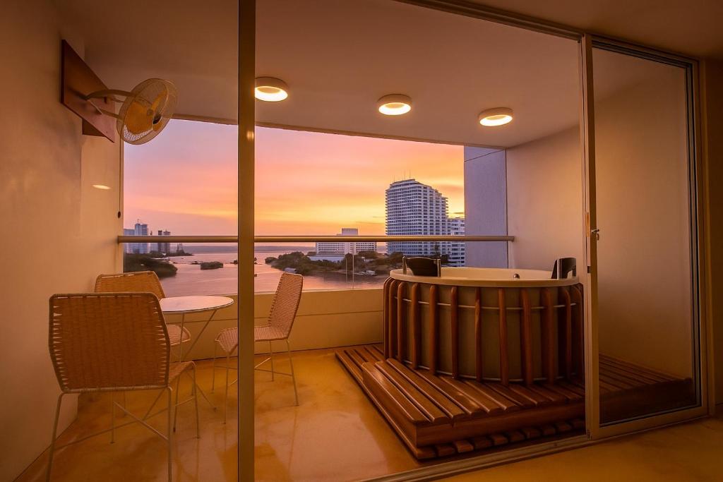 Olas Doradas - Jacuzzi & Sunsets - 1