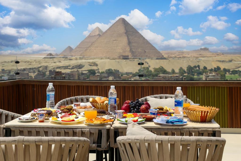 Crowne Pyramids View inn, Káhira