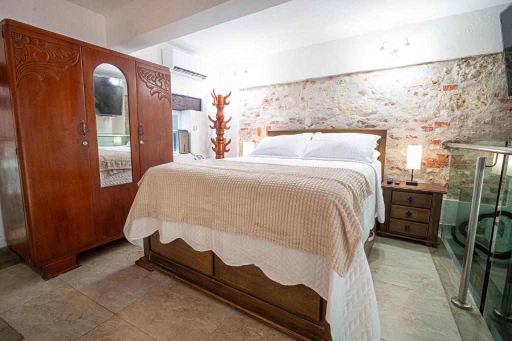 Alma Blanca - Colonial Loft in the Walled City - 4