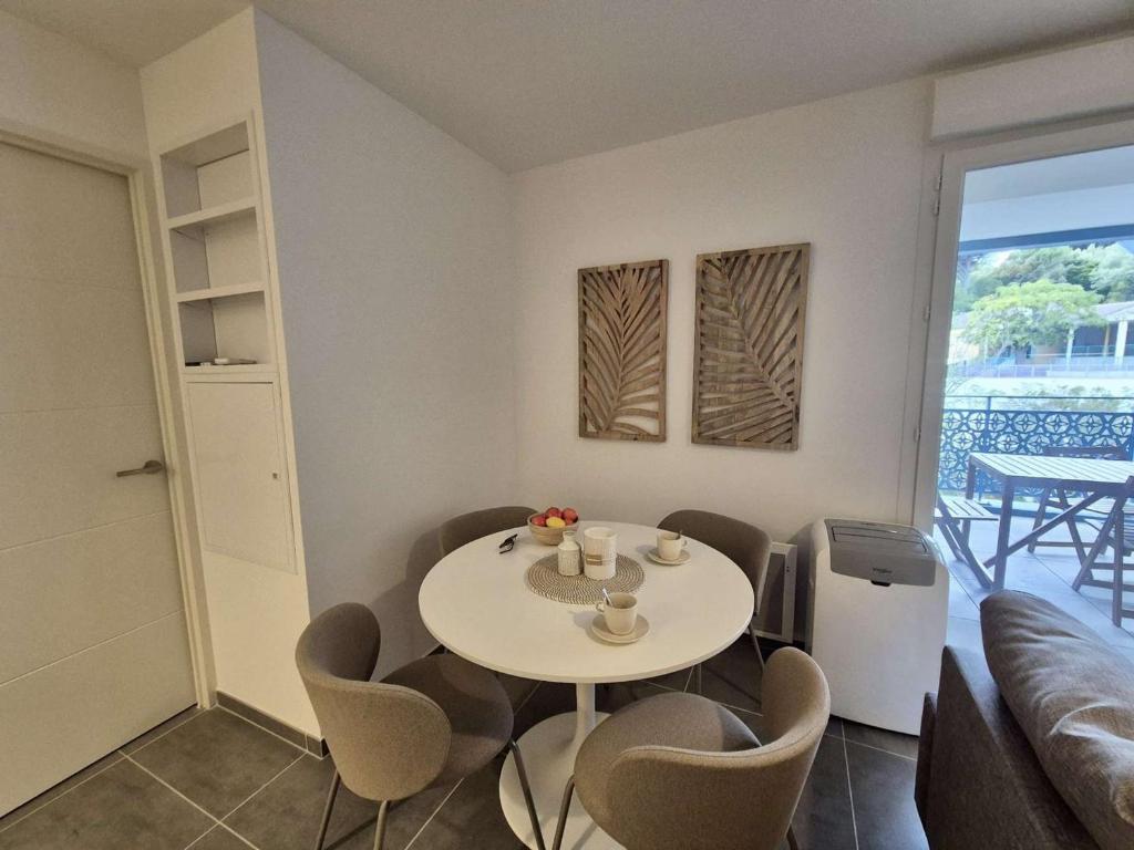 Appartement moderne avec piscine, climatisation et parking à Cavalaire-sur-Mer - FR-1-226B-244 - 4