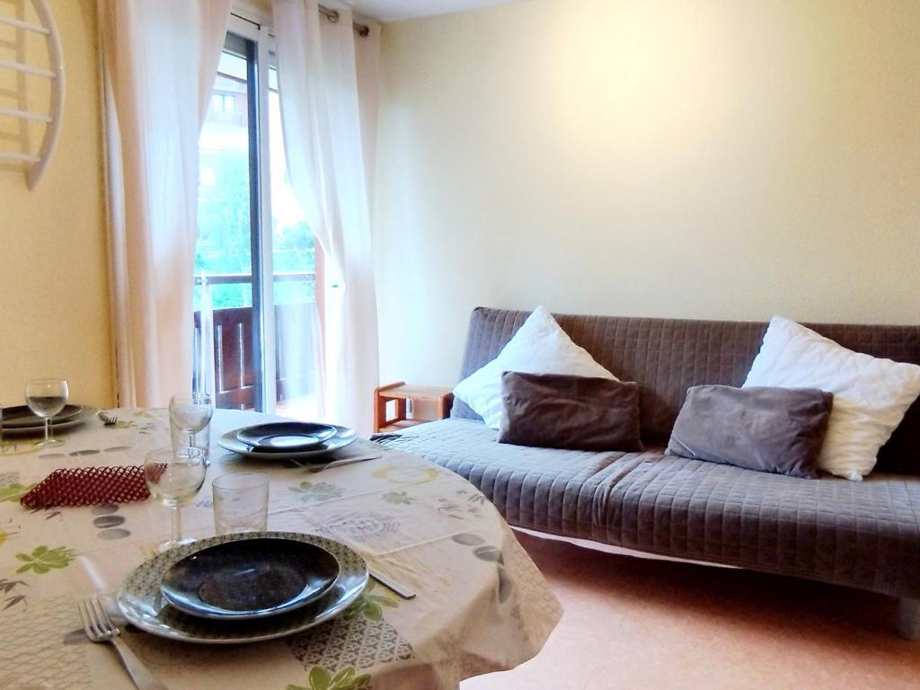 2 Pièces, skis aux pieds, proche commerces avec balcon. Capacité 6 pers, animaux non admis - 4