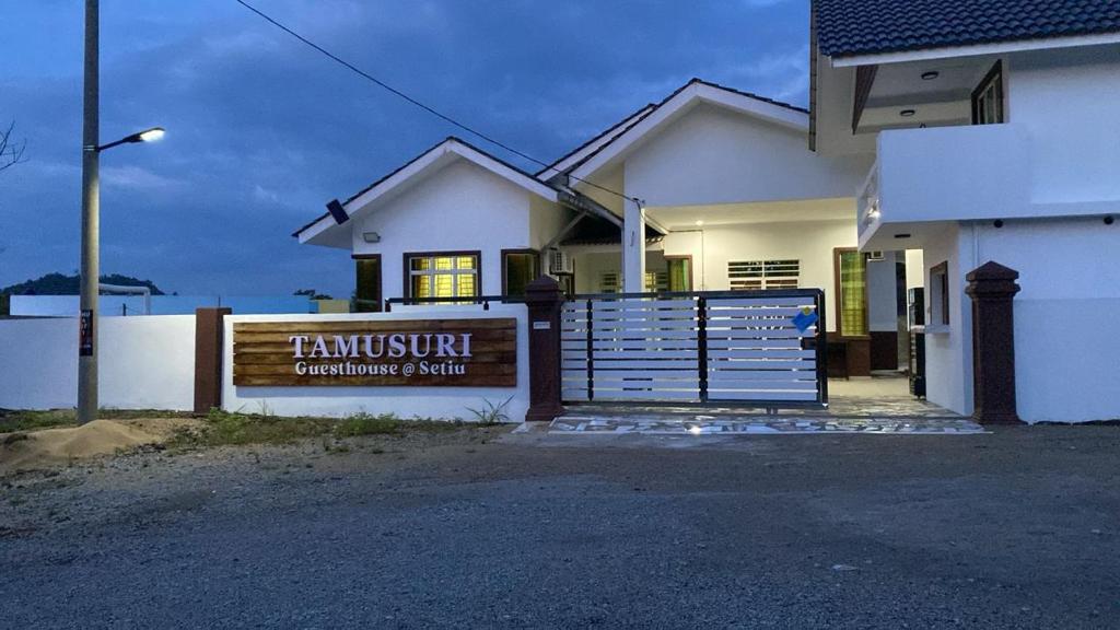 Tamusuri 1, Kampong Burok