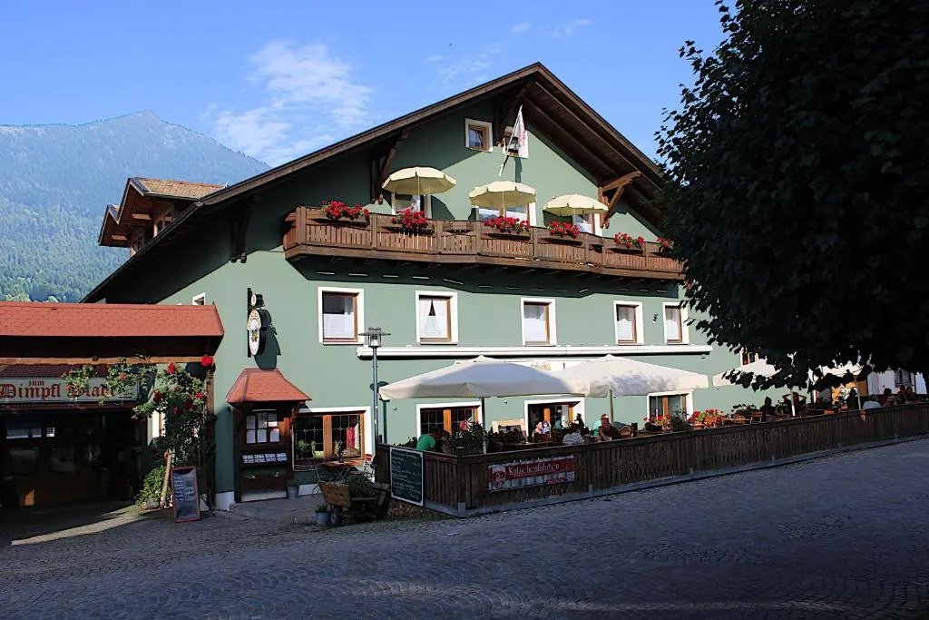 Bayerische Gastwirtschaft Dimpfl-Stadl, hotel in Lam