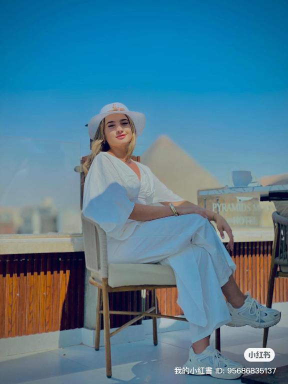 Pyramids View Giza Cairo, Káhira