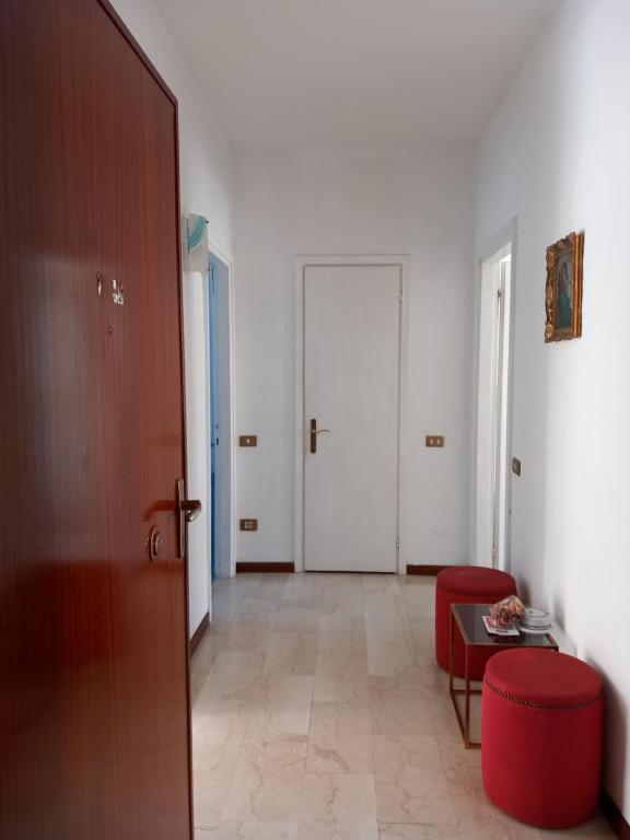 Martesana 4, Milán