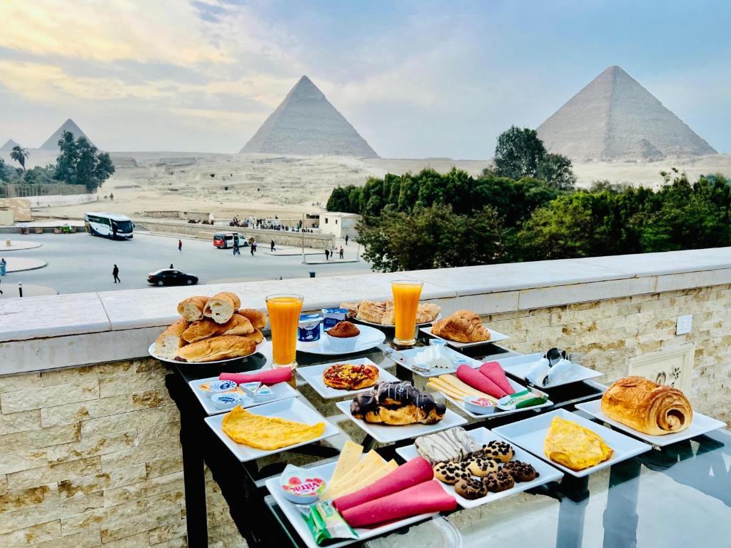 Sphinx Scarab Pyramids View, Káhira