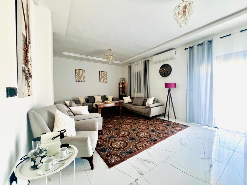 Élégance, Climatisé & Calme avec Terrasses, Tanger