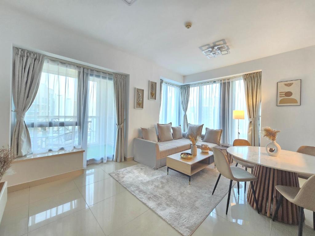 Versatile 1BR with Burj Khalifa View, Dubaï