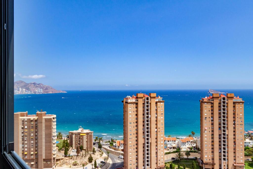 Flat with panoramic views, with garage and pool, Benidorm