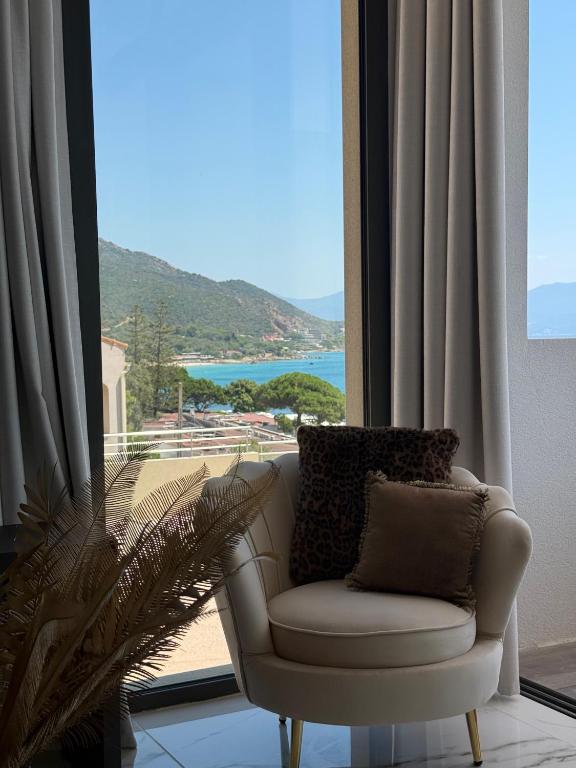 Appartement de luxe type 4 Eden Suite Sanguinaires vue mer avec piscine chauffée résidence Ajaccio - 3