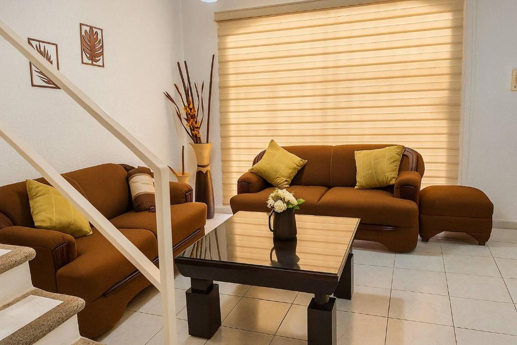 House with pool, near the beach - Casa con alberca, cerca de playa - 3