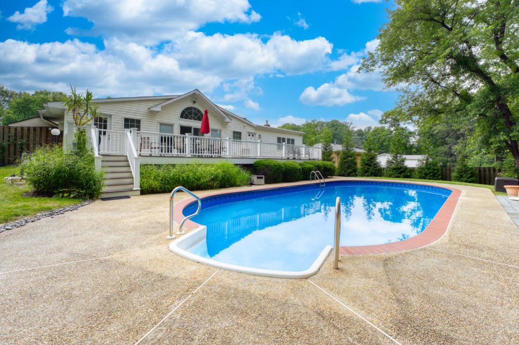 Silver Spring Oasis, Silver Spring