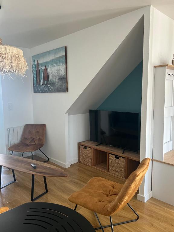 Gîte vue mer à 400m de la plage avec jacuzzi, Saint-Pol-de-Léon