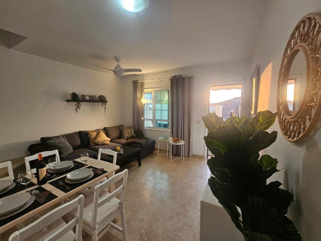 Cozy home with terrace and access to swimming pool - 3