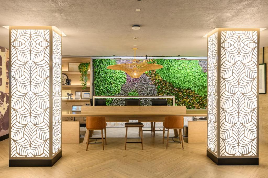 フロント・ロビー