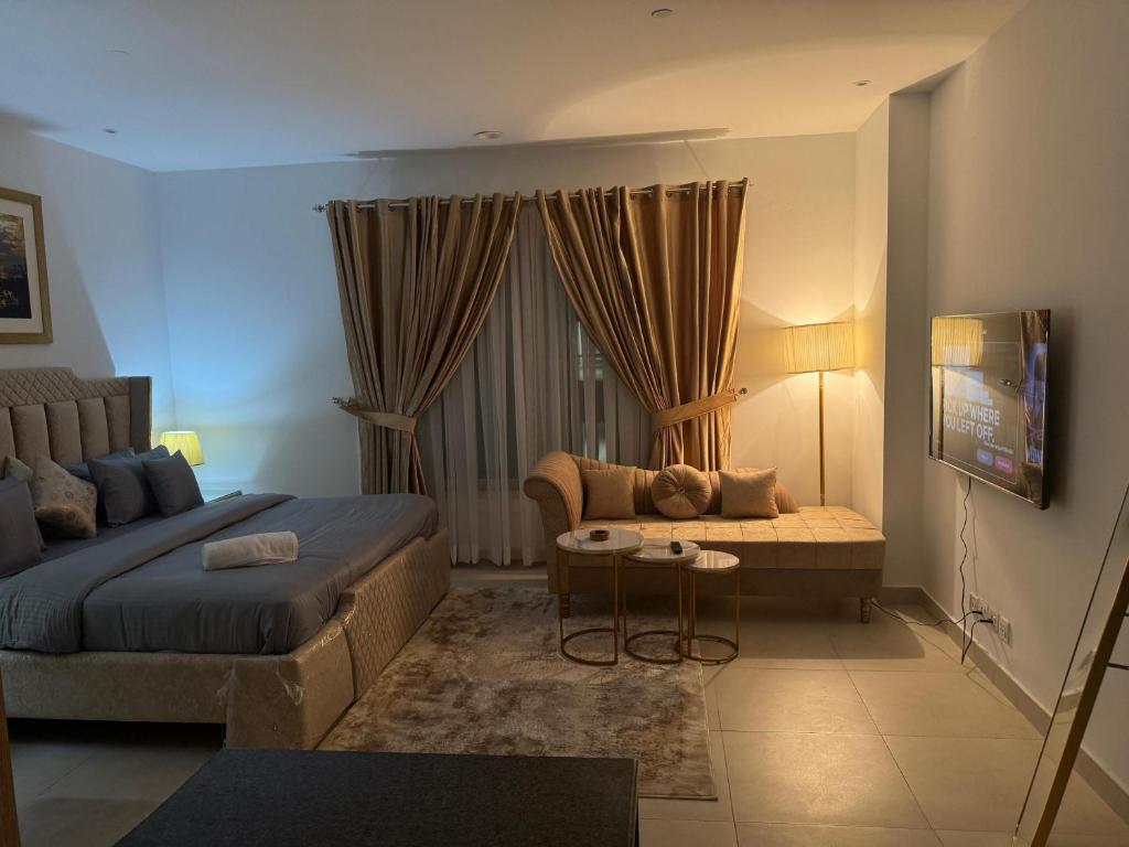 Chic Studio in Penta Square Near LUMS & Airport, Lahore