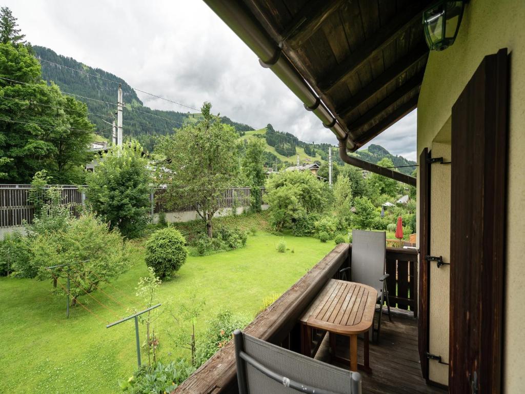 Apartment Kitzbuhel near Ski Slopes - 2