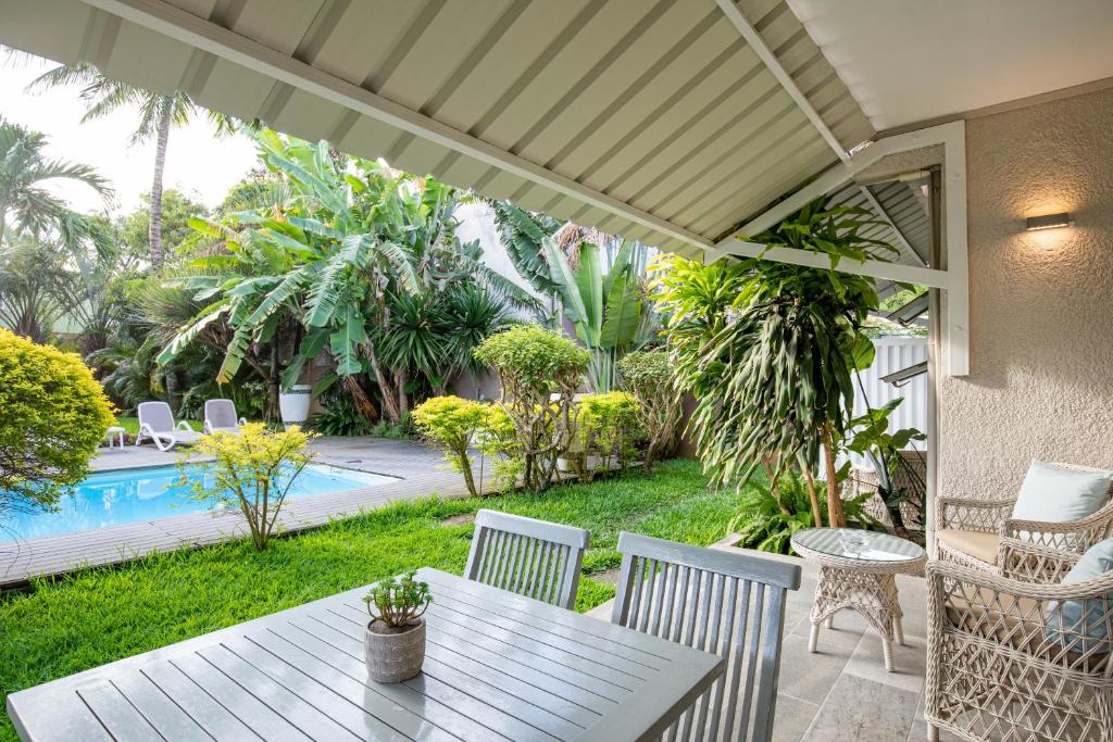 Kisana Residence - Pleasant apartment with pool, close to beach, Pointe aux Cannoniers