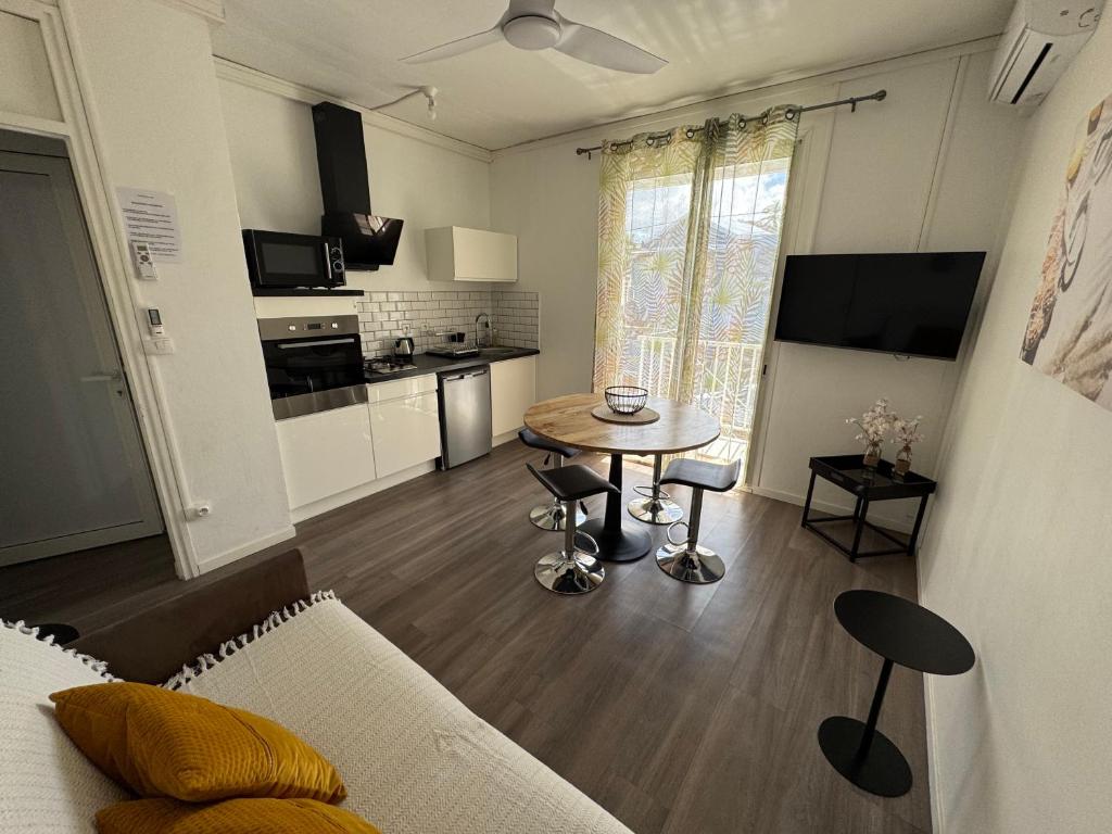 Escale de Lucie, Saint-Pierre