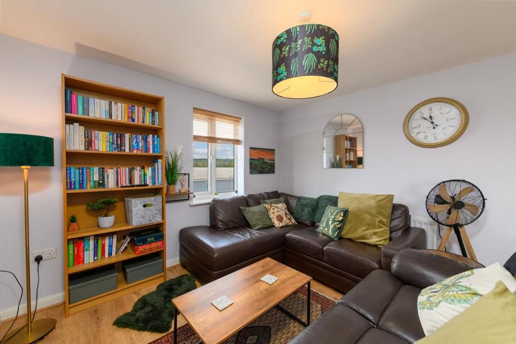 Lovely 2 Bed Only 5 min Walk to Bus and Easy Bay Access, Cardiff