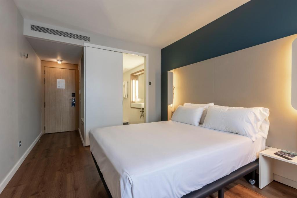 Travelodge Málaga Airport - 3