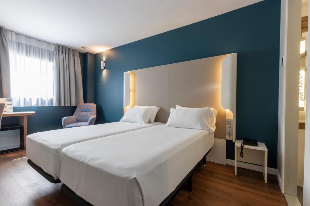 Travelodge Málaga Airport - 4