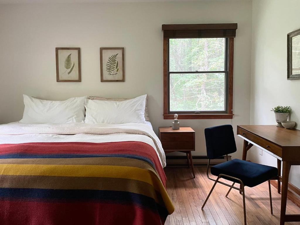 Fire Pit Woodsy & Private - Cabin On Woods Road, Yulan