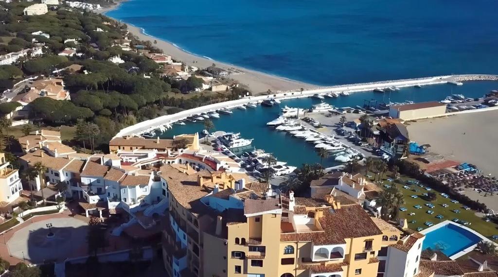 Apartment in the heart of the port of Cabopino Marbella, Marbella