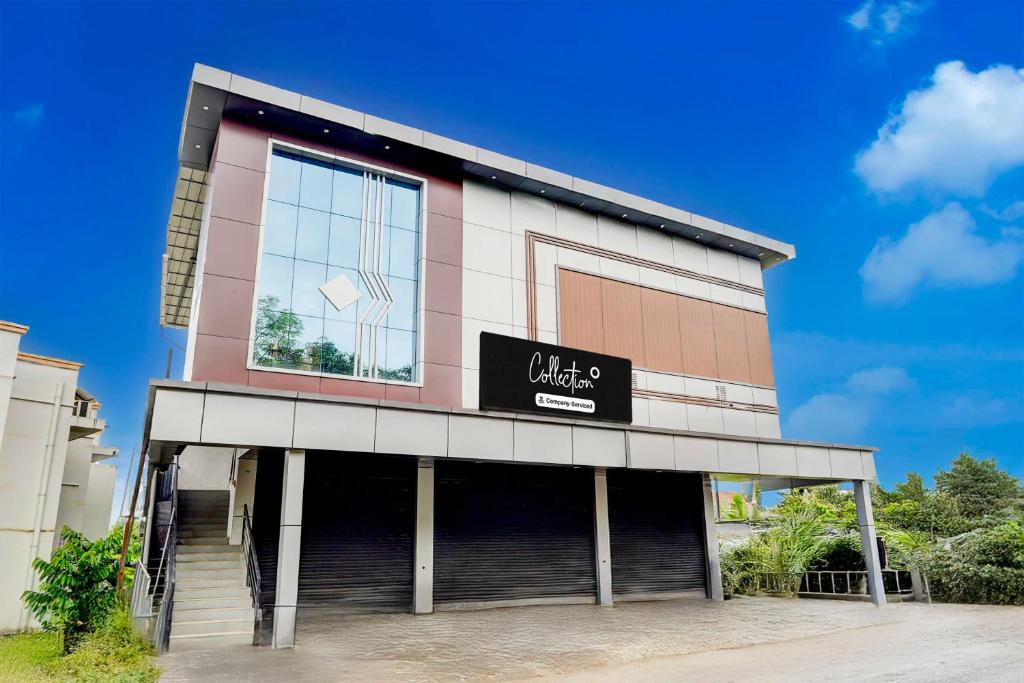 Collection O Pukkattupady Aluva East, Kakkanad