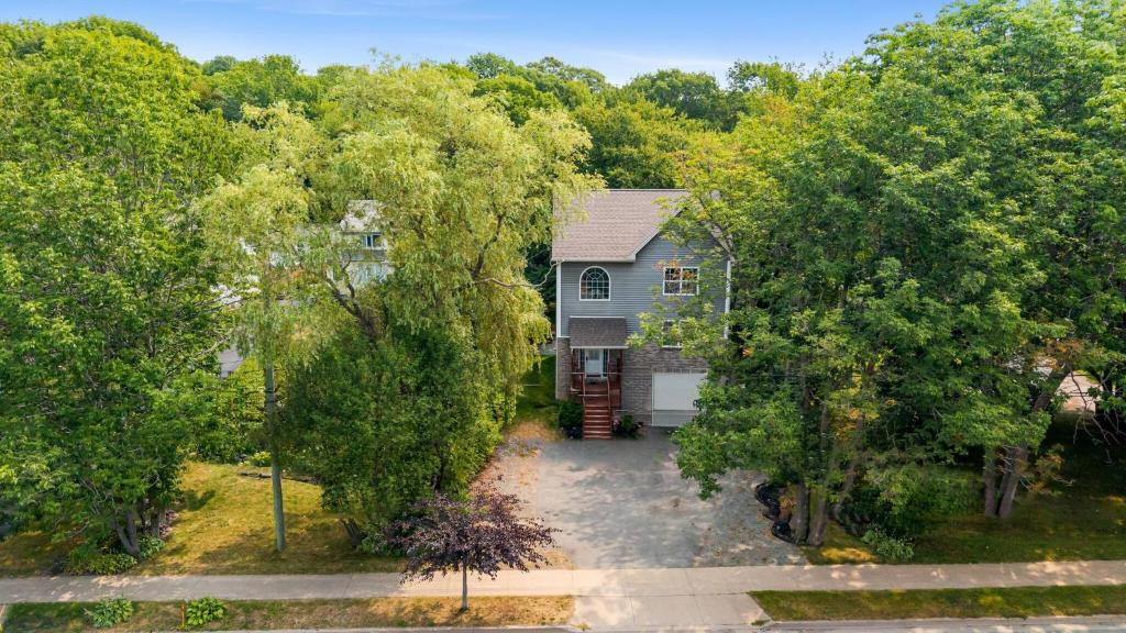 Bright & Cozy Cottage in the Heart of Dartmouth, Halifax