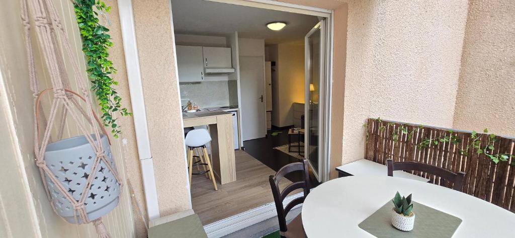 Chez Camille Studio cosy, parking gratuit terrasse - 3