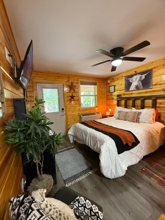 Howdy Darlin, Pigeon Forge