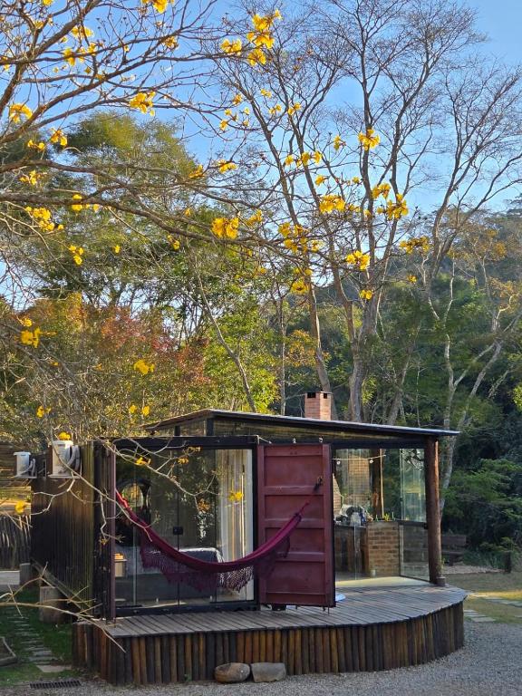 Casa Container com Hidro ao Ar Livre e Vista para a Natureza Miguel Pereira, Miguel Pereira