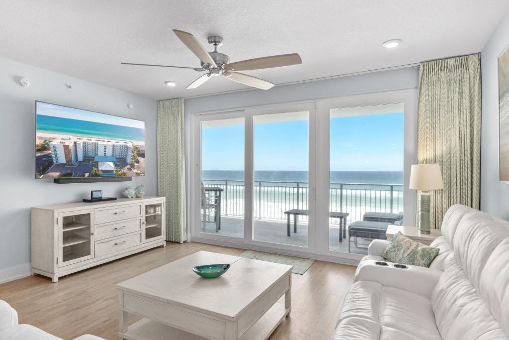 Blu 502 - Luxury Beachfront - 3 Master Suites - Amazing Oceanfront Views - Free Beach Svc, Fort Walton Beach