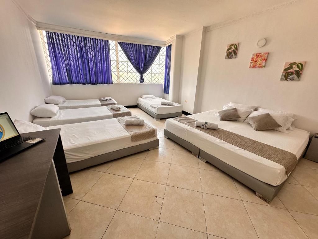 SGH Castillo Aqua - 4