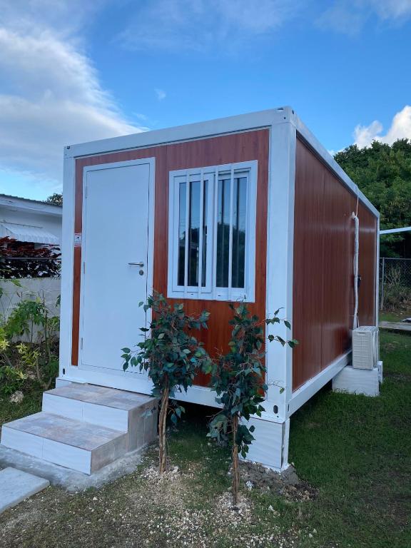 Glitter bay holiday container rentals, Saint James