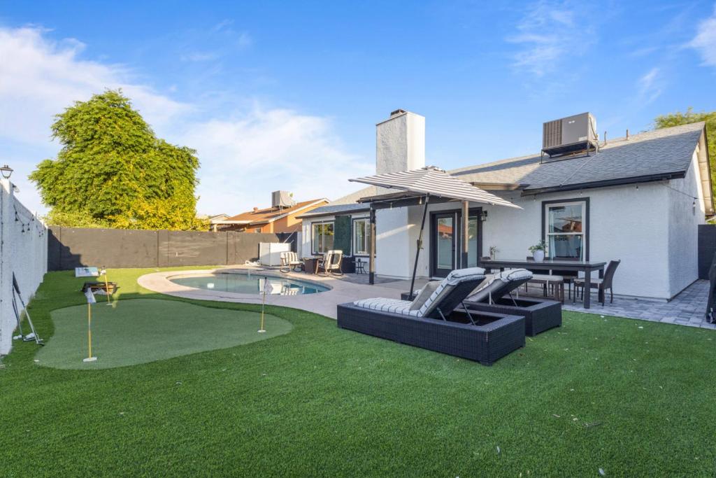 Stadium Retreat 3Br Pool, Games, Relaxing Oasis, Glendale