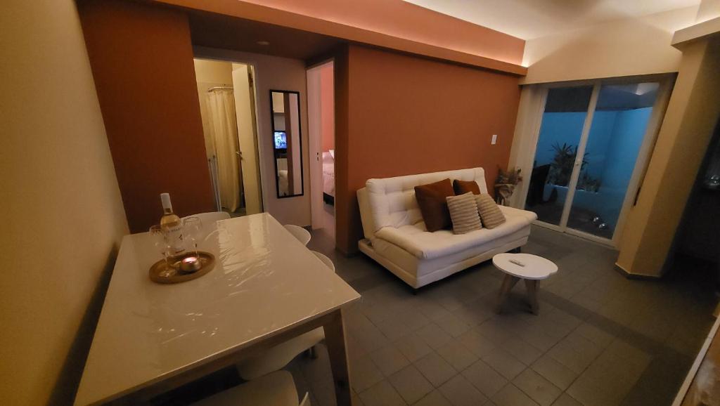 Depto Centro con Patio Pet Friendly La Cañada - 1