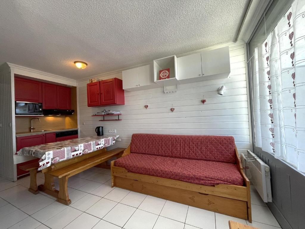 Studio classique 4 personnes, balcon, aux Menuires - FR-1-452-259 - 1
